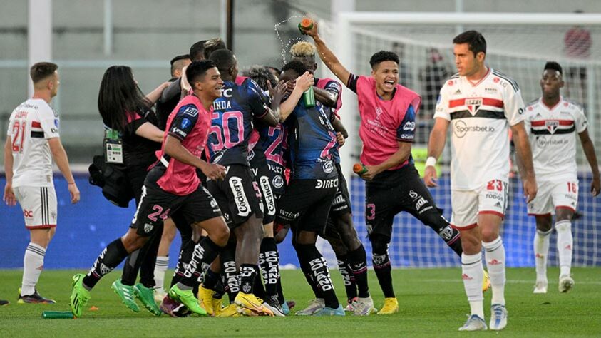 É campeão! O Independiente Del Valle, do Equador, derrotou o São Paulo por 2 a 0 na final da Copa Sul-Americana e levantou a taça da competição. Essa é a segunda vez que o clube conquista o torneio. Veja a repercussão internacional da decisão!