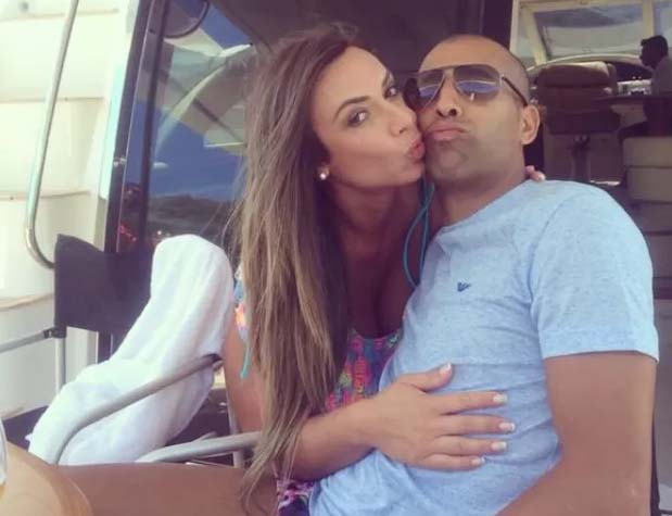 Emerson Sheik e Nicole Bahls - O jogador e a ex-panicat viveram um relacionamento relâmpago e após Sheik dar carona para uma mulher a relação chegou ao fim.