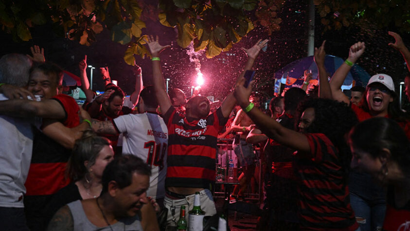 Torcedores foram ao delírio com o gol do Gabigol.