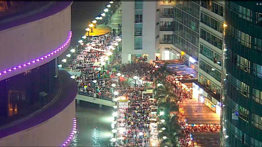 Torcida do Flamengou lotou as ruas de Guayaquil na véspera da decisão.