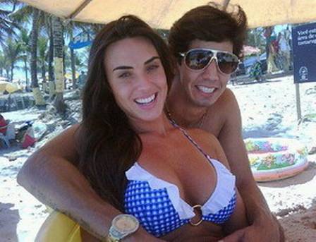 O zagueiro Victor Ramos e a ex-panicat Nicole Bahls tiveram um namoro turbulento. Em 2012, o casal desatou a relação depois de uma suposta traição do atleta.