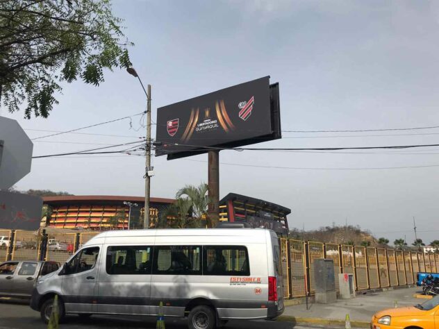 Banners de promoção da final da Libertadores. Esta é a quarta edição da decisão da Copa em jogo único.