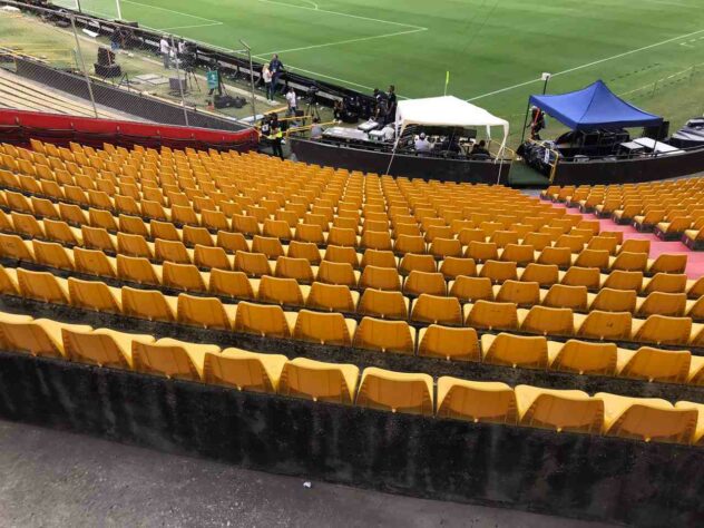 A visão de uma das arquibancadas do Estádio Monumental.