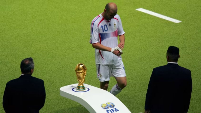 Zinedine Zidane (França) - Posição: meio-campista - Copa que atuou sem clube: 2006 (Alemanha) - Último clube antes da competição: Real Madrid.