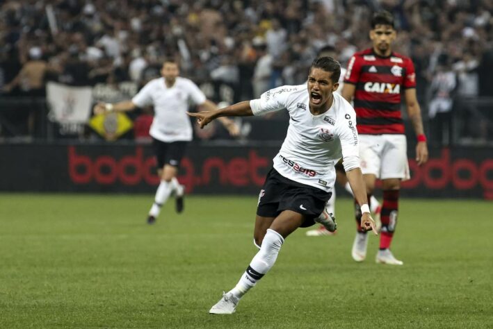 Passando por um mau momento na temporada, a Copa do Brasil seria a única chance de título nacional para o Corinthians no ano. Mas para jogar a final, precisaria superar um bom time do Flamengo, que disputava o Brasileirão e a Copa com a mesma força. O timão arrastou um empate em 0x0 no Rio e venceu por 2x1 na Neo Química Arena. 