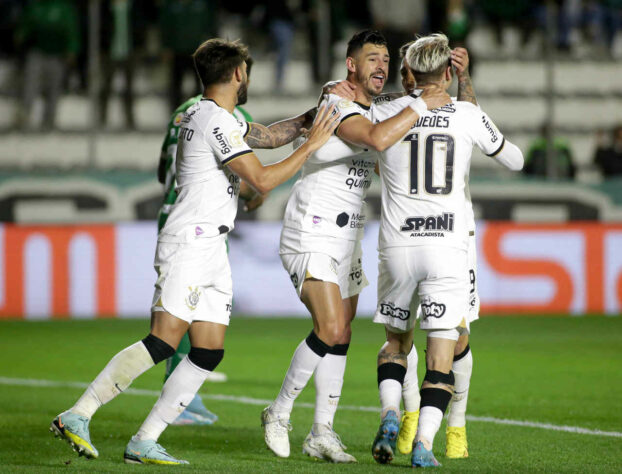 5º - Corinthians (67 pontos - Atualmente: 58 pontos) / Como foi no fim do primeiro turno: Corinthians 1 x 0 Flamengo; Ceará 3 x 1 Corinthians; Corinthians 3 x 1 Coritiba e Atlético-MG 1 x 2 Corinthians.