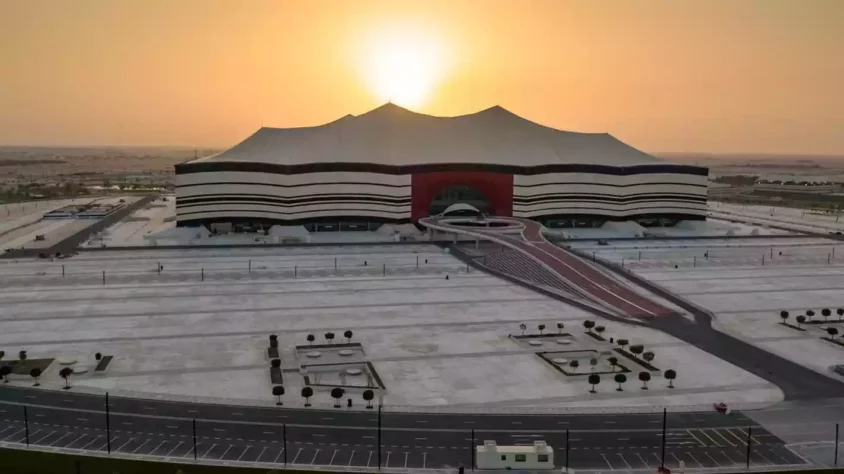 A Copa do Mundo está chegando! O LANCE! separou detalhes sobre um dos principais estádios do Mundial do Qatar, o Al Bayt. Confira!