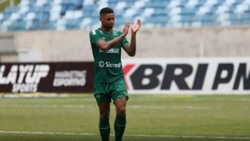 FECHADO - O Cuiabá comunicou, nesta quarta-feira, a rescisão do contrato do atacante André, de 32 anos. O Dourado desejou boa sorte ao jogador na carreira.