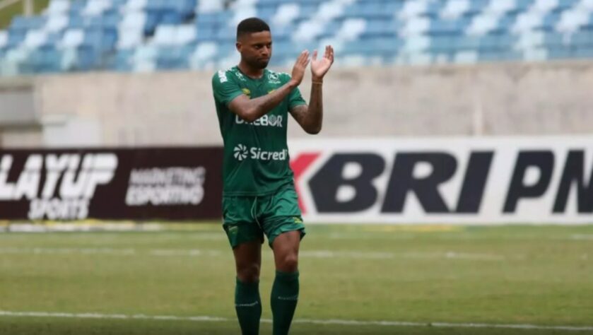 Sem contrato desde que rescindiu com o Cuiabá, em outubro de 2022, André aguarda propostas para seguir na carreira. Apesar de não ter se firmado no clube do Centro-Oeste, com apenas 19 jogos disputados, André é experiente e acumula passagens por Santos, Atlético Mineiro, Vasco, Corinthians e Grêmio.