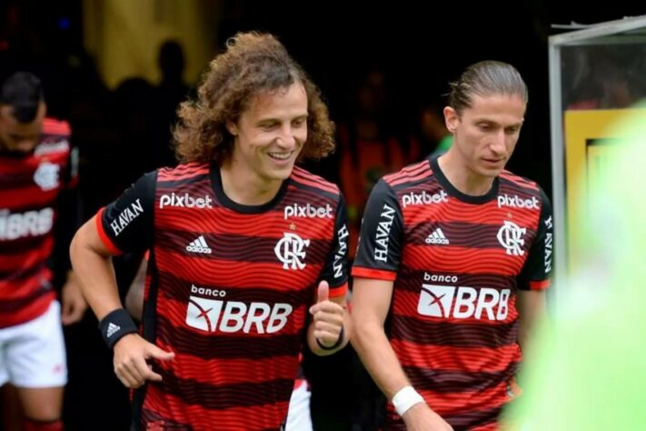 ESQUENTOU - Titulares absolutos e líderes do elenco do Flamengo, os experientes Filipe Luís e David Luiz são dois dos atletas que têm contrato até dezembro. Ambos estão nos planos do Rubro-Negro para 2023. Até o último final de semana, o discurso estava alinhado: renovações só seriam discutidas após as decisões das Copas. Agora, o momento chegou.