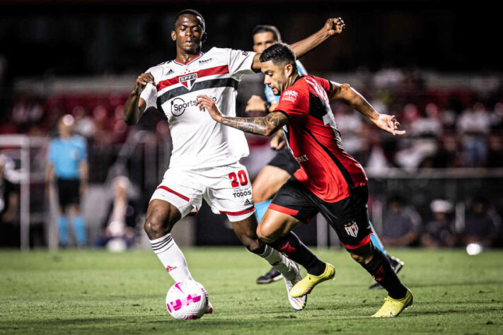 Atlético-GO - Sobe: Baralhas. Aproveitou uma falha do Tricolor, estava bem posicionado e marcou um golaço que garantiu o empate da partida. Desce: Léo Pereira - Muitos erros individuais, tropeçou na própria perna, mal nas rebatidas também.