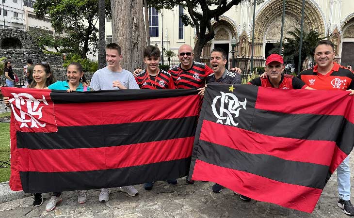 Torcida do Flamengo reunida em Guayaquil horas antes da final da Libertadores entre o clube carioca e o Athletico-PR