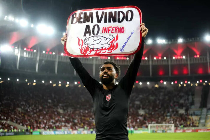 Flamengo 2 x 0 Atlético-MG - O jogo do "inferno", como ficou conhecido, merece seu capítulo à parte. Toda a briga nos bastidores das diretorias, Gabigol chamando a torcida e, claro, o duelo dentro das quatro linhas. O confronto serviu como virada de chave para o Flamengo na temporada e, com gols de Arrascaeta, garantiu a classificação. 