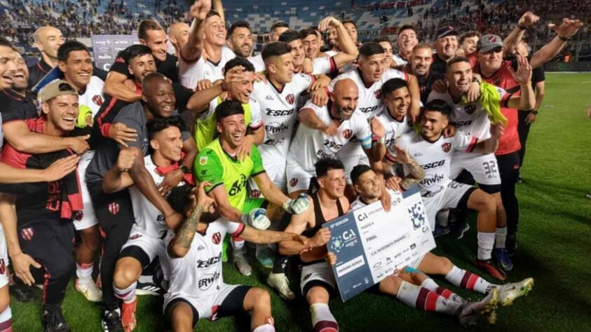 32º lugar: Patronato (Argentina): 4,1 milhões de euros (R$ 22,6 milhões) – 26 jogadores no elenco.