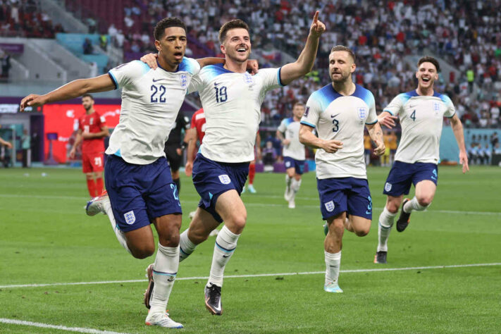 O segundo dia de Copa do Mundo, no Qatar, foi bastante agitado. Três partidas, festa das torcidas, treinos, coletivas e preocupações. Veja as fotos desta segunda-feira (21) de Copa: