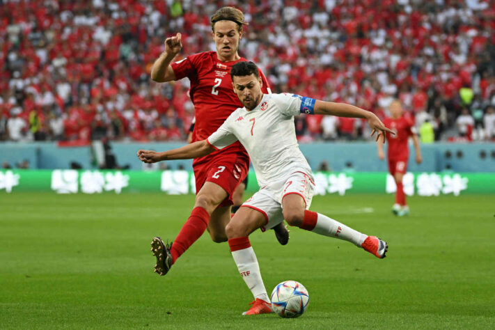  A segunda partida do dia foi entre Dinamarca e Tunisia, pelo grupo D.