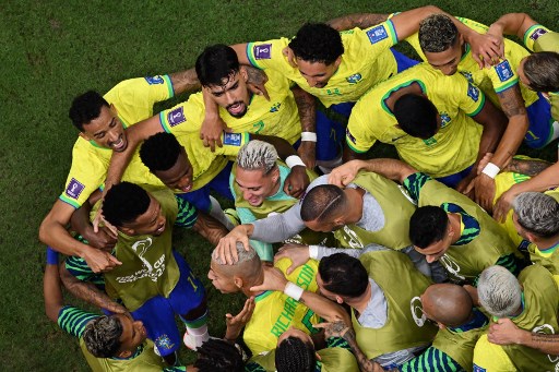 Festa dos jogadores brasileiros.