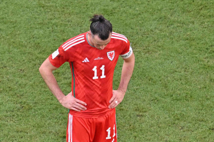 A tristeza de Gareth Bale após a derrota de Gales.