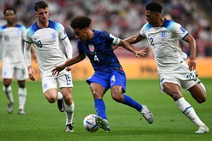 Tyler Adams é o capitão mais novo da Copa do Mundo. O jovem do Leeds tem sido um dos principais jogadores dos Estados Unidos, que voltou a disputar um mundial. 