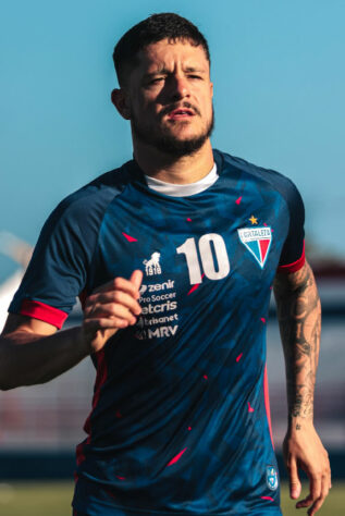 Lucas Crispim (28 anos) - Final de contrato: 31/12/2023 - meia-atacante do Fortaleza