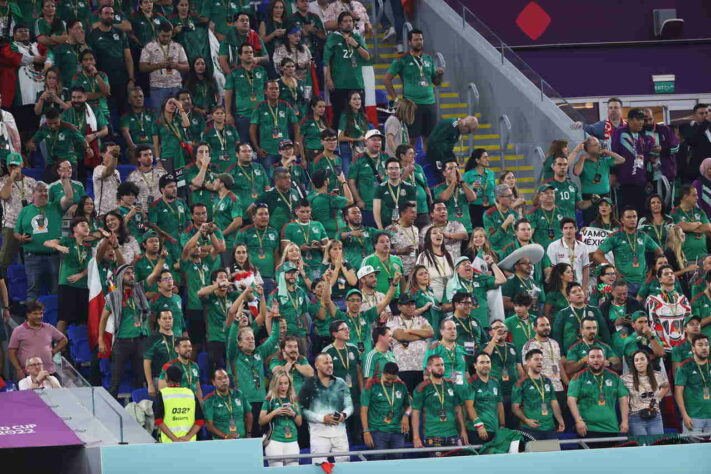 Torcida do México marcou presença no estádio 974.