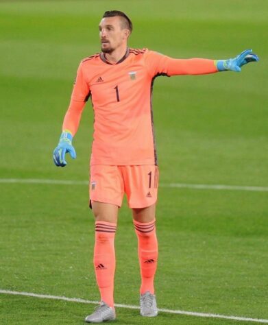 Franco Armani	, 36 anos - Goleiro / Seleção da Argentina - Clube atual: River Plate-ARG (Contrato até: dezembro de 2024) - o goleiro é um dos símbolos da 'Era Gallardo' e, com a saída do treinador argentino, pode trocar de clube como parte de uma reformulação de elenco.