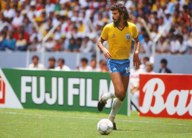 Corinthians - Copa do Mundo 1982 - gol de Sócrates (meia) em Brasil 2 x 3 Itália - Segunda fase do Mundial