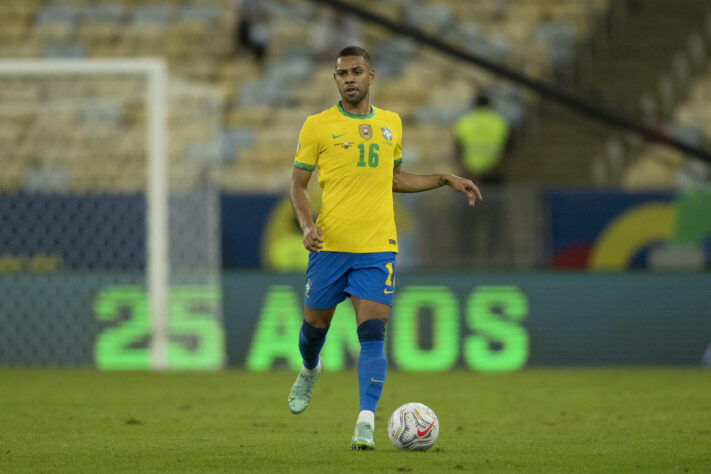 Renan Lodi (lateral-esquerdo) - Foi titular nas duas primeiras partidas de Diniz à frente da Seleção. Tem tudo para estar presente na lista de sábado.