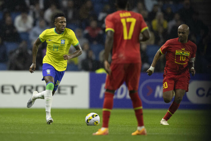 Opinião de Alexandre Guariglia: "Mesmo improvisado, o zagueiro traz mais segurança do que Daniel Alves, que não foi convocado para fazer o papel que Danilo faz, mais defensivo, segurando as descidas. Com Militão, é possível manter uma formação mais ofensiva do meio para frente, com Dani, duvido que tenhamos algo parecido com o que foi contra a Sérvia."