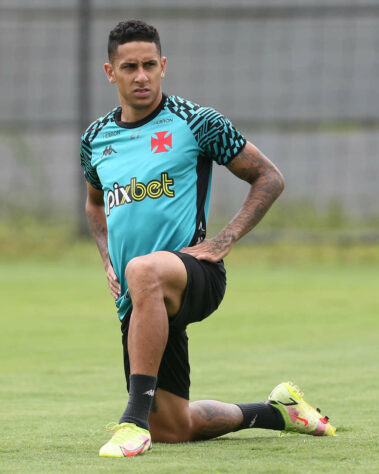 O atacante chegou ao Vasco em agosto deste ano, vindo por empréstimo do Red Bull Bragantino. O jogador disputou 10 jogos na Série B e marcou 1 gol. O atleta não deve permanecer no clube carioca. 