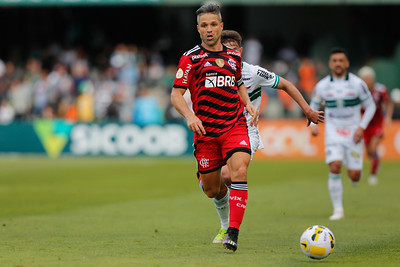 Já com os principais objetivos alcançados, o Flamengo perdeu para o Coritiba por 1 a 0, neste domingo, pela 36ª rodada do Campeonato Brasileiro. Alef Manga fez de pênalti e garantiu o Coxa na Série A; veja as notas. 