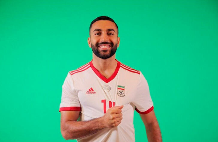 Irã: 1 jogador da seleção nascido fora do país / Saman Ghoddos [na foto] (meio-campista - nascido na Suécia)