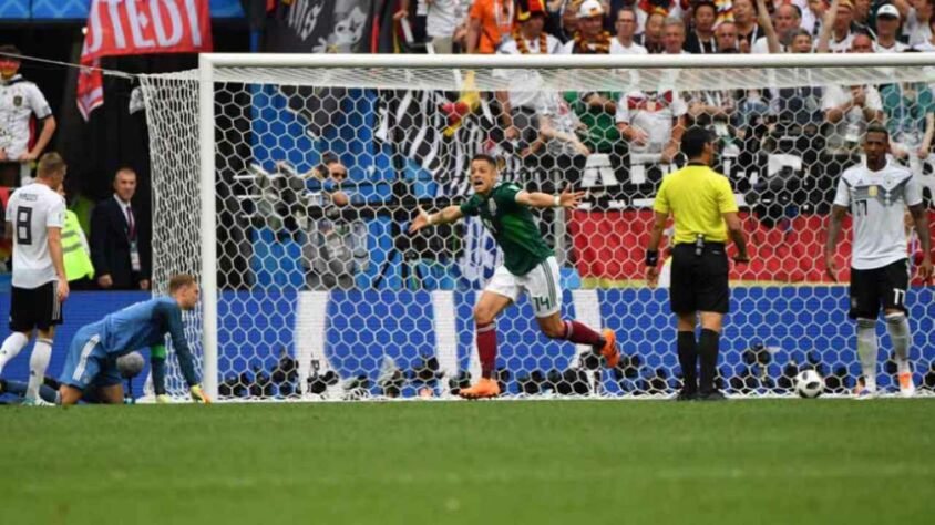 Alemanha 0 x 1 México - 2018 - A campeã mundial vigente estreou com derrota para o México na Copa de 2018, em Moscou. Lozano marcou o único gol, no primeiro tempo, para a festa da multidão mexicana.