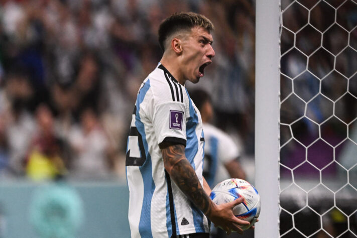 Joia do River Plate, Enzo Fernandez chegou nesta temporada ao Benfica. Apesar de novo, mostrou personalidade e mudou o jogo para a Argentina contra o México, inclusive marcando um golaço.