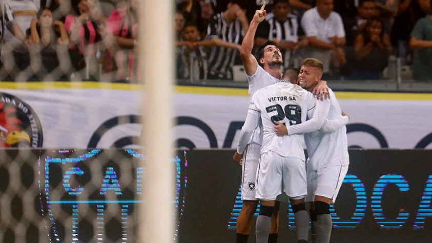 O Botafogo terminou o Brasileirão na 11ª posição e garantiu vaga na Sul-Americana de 2023.