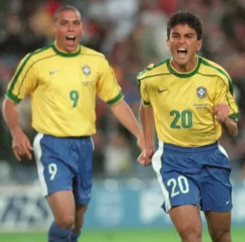 Botafogo - Copa do Mundo de 1998 - gol de Bebeto (atacante) em Brasil 3 x 2 Dinamarca - Quartas de final