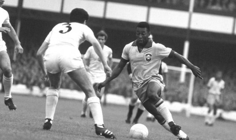 Pelé, 1966 - Lesão no joelho direito