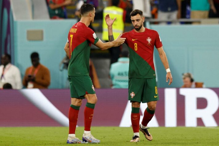 Portugal sofreu, mas venceu Gana, nesta quinta-feira (24), na estreia da Copa do Mundo Qatar 2022. Cristiano Ronaldo, autor do primeiro gol, tornou-se o único a balançar as redes em cinco mundiais diferentes. Bruno Fernandes também se destacou. Confira as notas dos portugueses e a avaliação dos ganeses. (Por Vinicius Faustini)