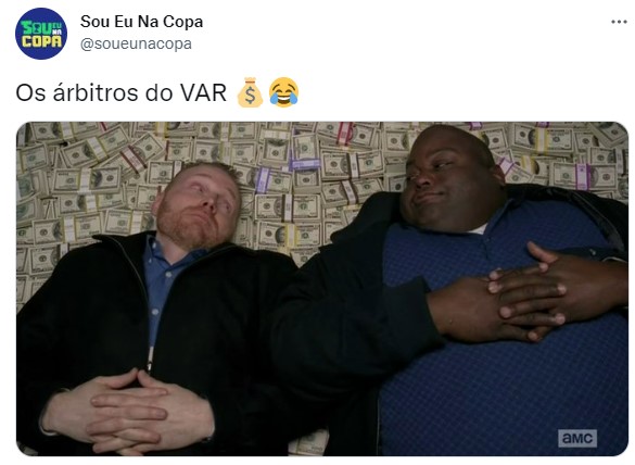 Memes da Copa do Mundo - Gol anulado no início do jogo rendeu piadas.