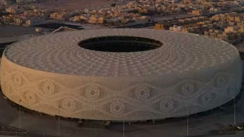 O design arredondado do estádio é inspirado no gahfiya, chapéu usado por meninos que estão passando para a idade adulta. O chapéu é visto como um símbolo de independência. 