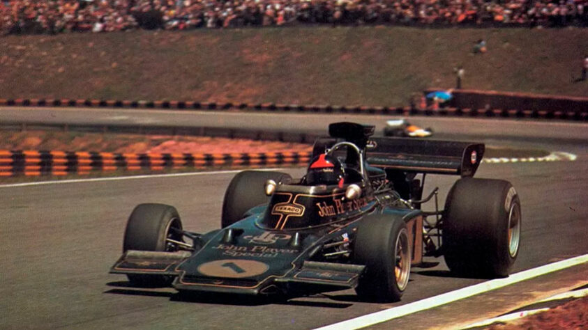 A primeira corrida da Fórmula 1 no Brasil foi realizada em 1972, ainda em caráter inaugural, no mesmo autódromo de Interlagos, com vitória de Carlos Reutemann. Mas foi em 1973 que a prova entrou no circuito, contabilizando pontos para o campeonato mundial. A prova contou com quatro brasileiros no grid: Emerson Fittipaldi, José Carlos Pace, Luiz Pereira Bueno e Wilson Fittipaldi. Liderando de ponta a ponta, Emerson foi o vencedor da prova, ou seja, o vencedor do primeiro GP do Brasil de Fórmula 1 da história. 