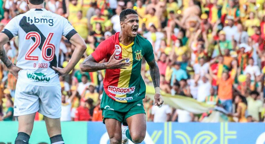 Gabriel Poveda, 24 anos (Atacante) - Sampaio Corrêa / É o grande artilheiro do campeonato, com 19 gols. Com mais duas assistências, ninguém foi tão influente no ataque de um time da Série B como Gabriel foi para o Sampaio Corrêa.