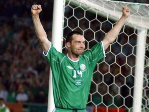 Gary Breen (Irlanda) - Posição: zagueiro - Copa que atuou sem clube: 2002 (Coreia do Sul e Japão) - Último clube antes da competição: Coventry