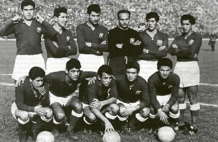 Chile em 1962: semifinalista / A seleção chilena foi eliminada na semifinal após perder para o Brasil por 4 a 2. 