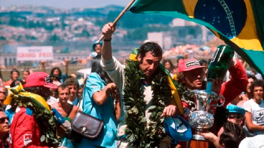 Apesar da grade quantidade de pilotos brasileiros, a Fórmula 1 nunca tinha presenciado uma dobradinha brasileira no pódio até 1975. O tabu foi quebrado com a vitória de José Carlos Pace na primeira posição e Emerson Fittipaldi na segunda. Essa foi a única vitória de Pace na categoria, que morreu em 1977 após um acidente aéreo. Em sua homenagem, o autódromo de Interlagos foi batizado com o nome de José Carlos Pace.