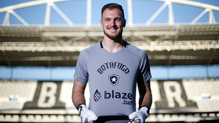 Lucas Perri (goleiro/Botafogo) - Em grande fase no Botafogo, foi convocado por Diniz na primeira lista após corte de Bento, do Athletico-PR.