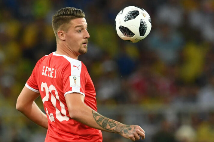 ESQUENTOU - O Milan definiu seu reforço prioritário para a próxima temporada. Segundo a "Gazzetta dello Sport", o clube rossonero quer contratar o meia Sergej Milinkovic-Savic, da Lázio. A chegada do sérvio de 28 anos é um pedido do técnico Stefano Pioli.