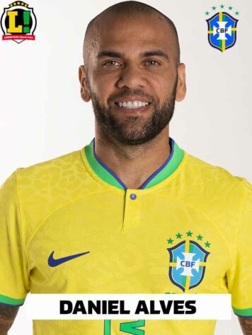 Dani Alves - 6,5 - Atuação segura. Até por característica, chegou mais ao ataque do que Éder Militão. Não fez nenhuma grande jogada, mas também não sofreu.