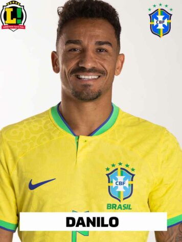 DANILO - 4,5 - Errou em muitos momentos, principalmente por afobação. O cartão amarelo no primeiro tempo reduziu a pegada do lateral, que se mostrou pregado no gol da Croácia ao não acompanhar a jogada.