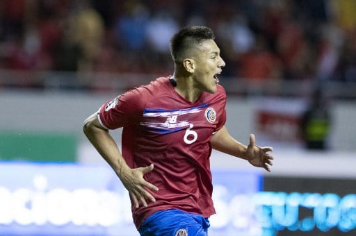 Costa Rica: 1 jogador da seleção nascido fora do país / Óscar Duarte [na foto] (zagueiro - nascido na Nicarágua)